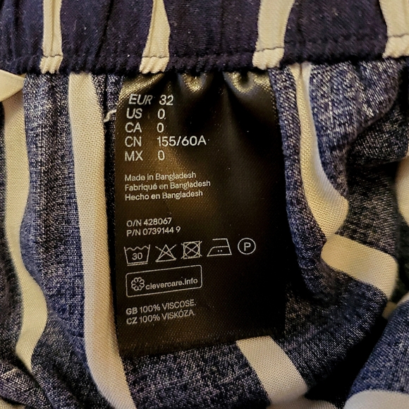 H&M: High-Waisted Shorts (BRAND NEW) - Picture 5 of 5